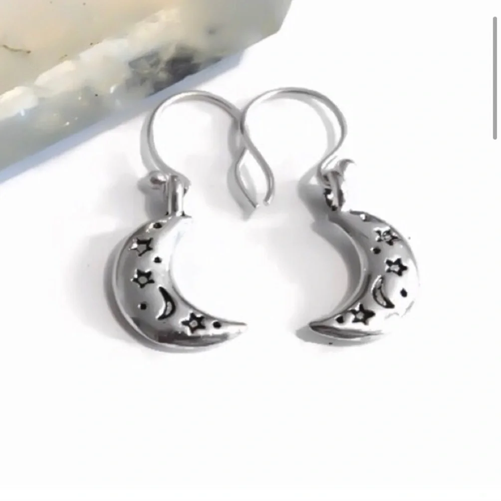 ****Donated***HANDMADE Crescent Moon Dangling Silver Earrings - Picture 1 of 5